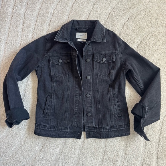 Universal Thread Jackets & Blazers - UNIVERSAL THREAD Faded Black Trucker FREEBORN DENIM‎ JACKET Boxy Boyfriend Small